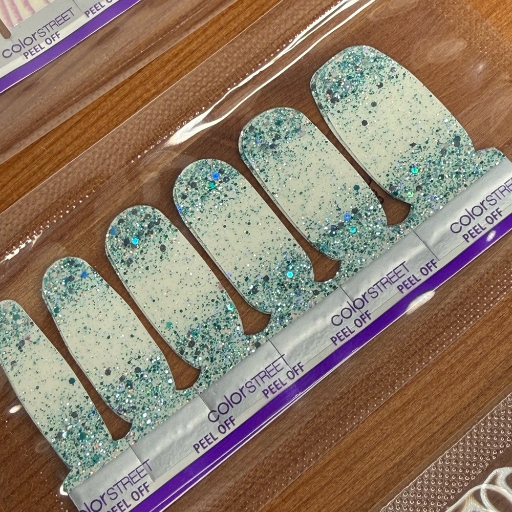 ๐
ColorStreet - Fairytale bundle 4 sets - Picture 3 of 6